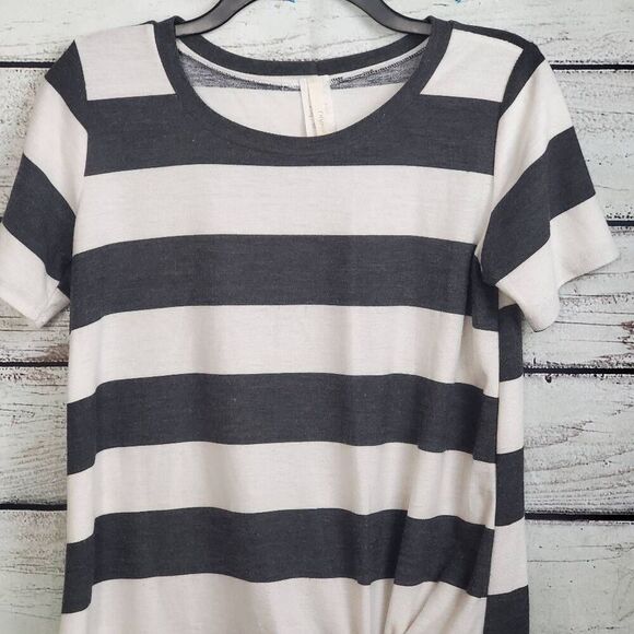 Lily Pad Medium Gray/White Stripe Top - Picture 3 of 9